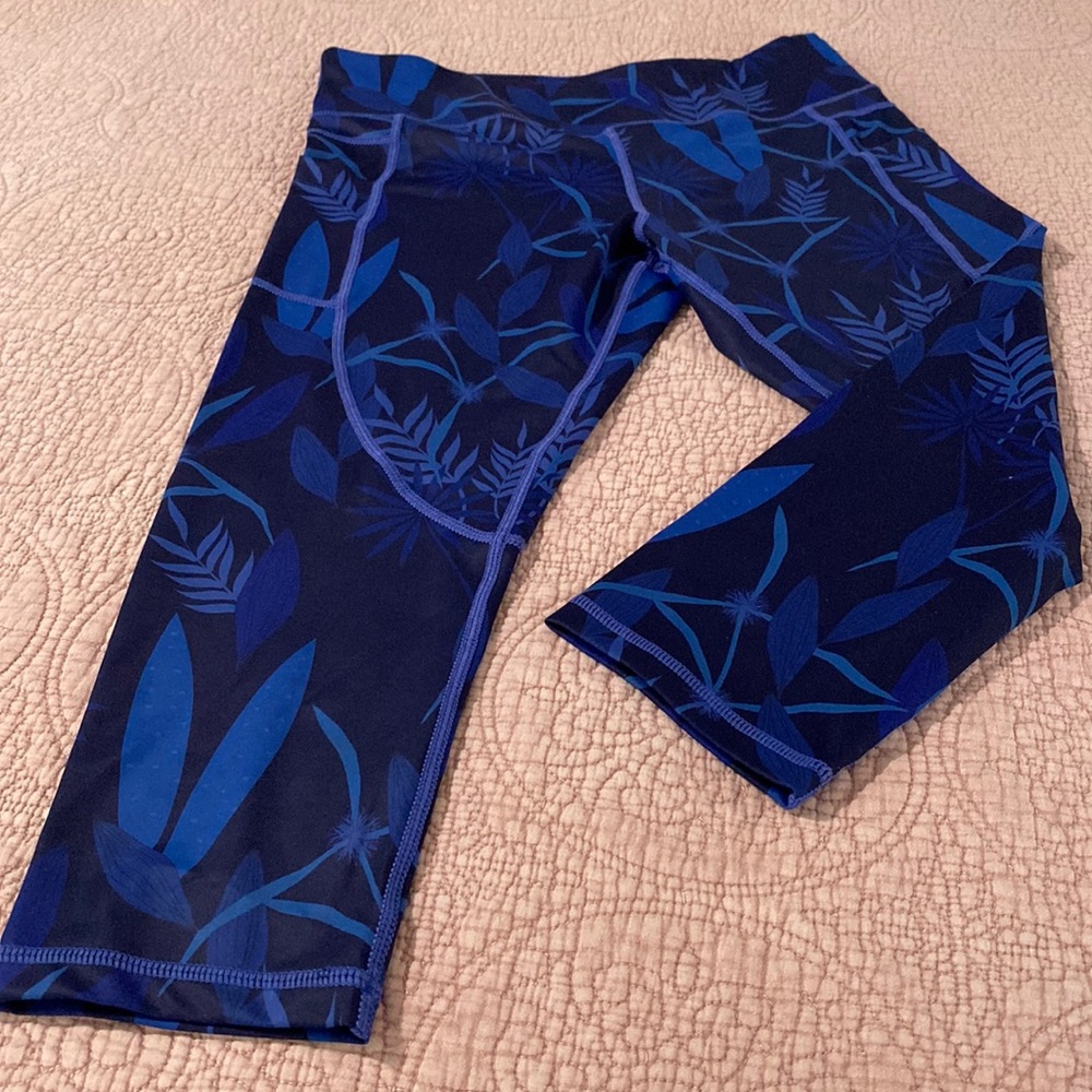 Azul Paradise Pocket Light n Tight Hi-Rise Capri 20" (12)